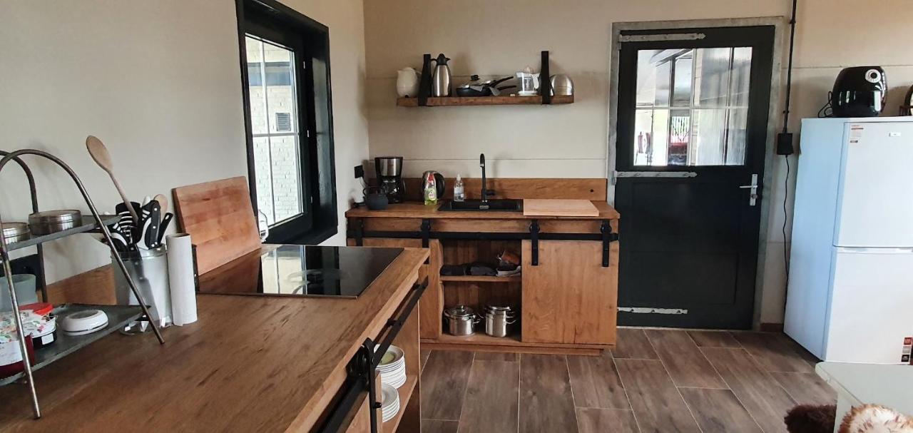 Luxe Gastenkamer Met Living En Keuken Bij Friezen Paarden Stal Pellendijk Westendorp Extérieur photo